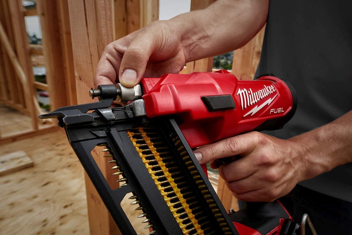 Milwaukee 2744-20 21-Degree 3-1/2" Plastic Collated M18 FUEL Cordless Framing Nailer (Tool Only)