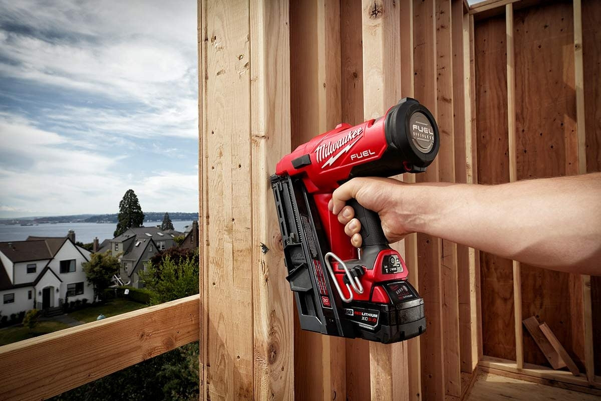 Milwaukee 2745-20 30-Degree 3-1/2" Paper Collated M18 FUEL Cordless Framing Nailer (Tool Only)