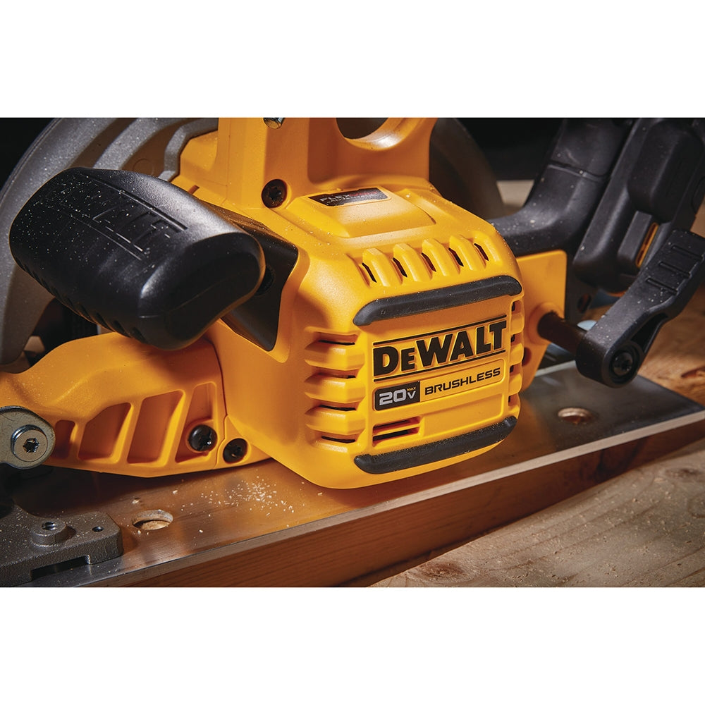 DeWalt 20V Max 7-1/4 Brushless Cordless Circular Saw w/ FlexVolt Advantage  (Bare Tool) D&B Supply