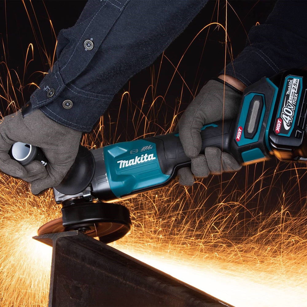 Makita GAG03M1 40V Max Lithium-Ion XGT Brushless Cordless 4-1/2” / 5" Paddle Switch Angle Grinder Kit with Electric Brake 4.0 Ah