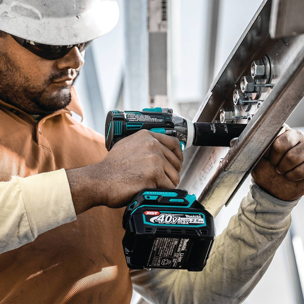 Makita GWT04D 40V Max XGT Brushless Cordless 4-Speed 1/2" Square Drive Impact Wrench with Friction Ring Kit 2.5 Ah